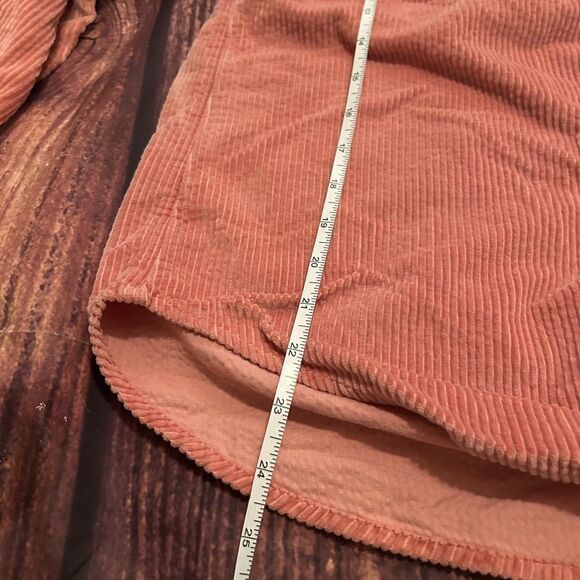 Women’s American Eagle Corduroy Pink Button Down Shirt Medium - Picture 3 of 6